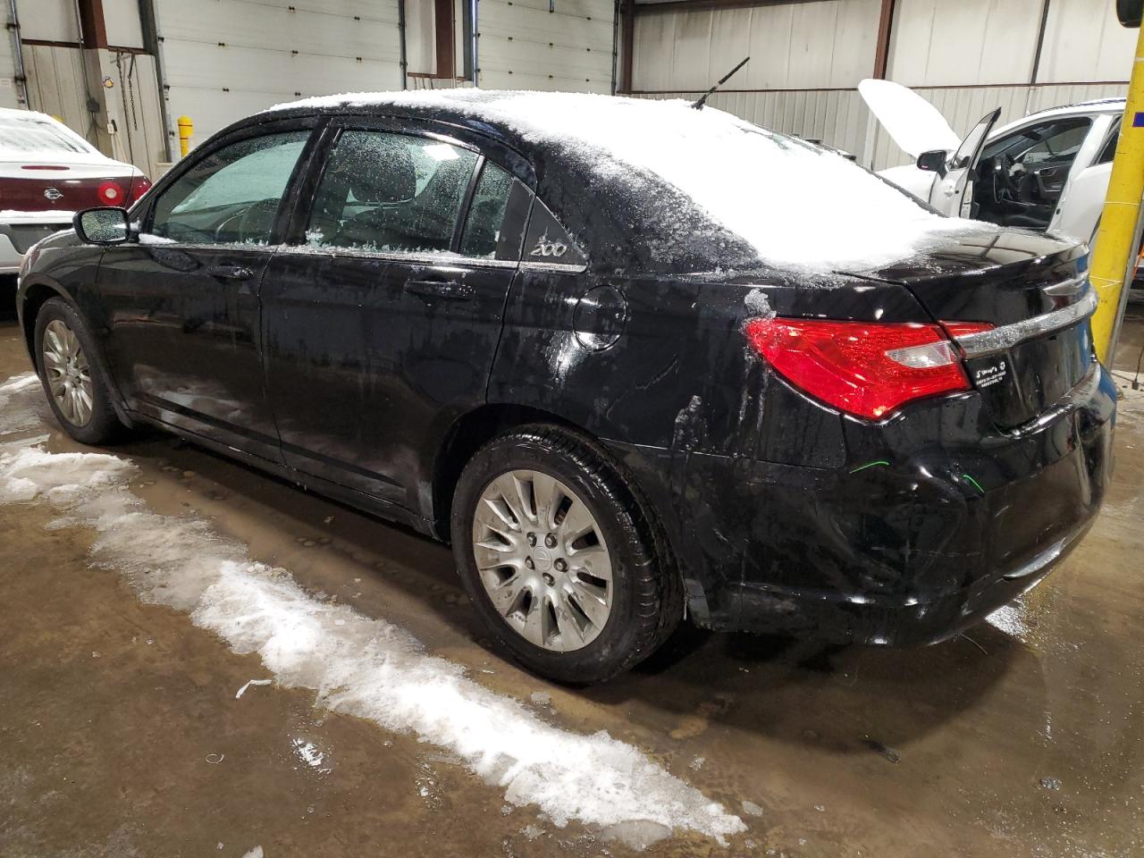 2013 Chrysler 200 - Image 2