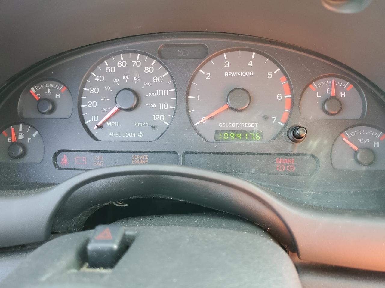2001 Ford Mustang - Image 9
