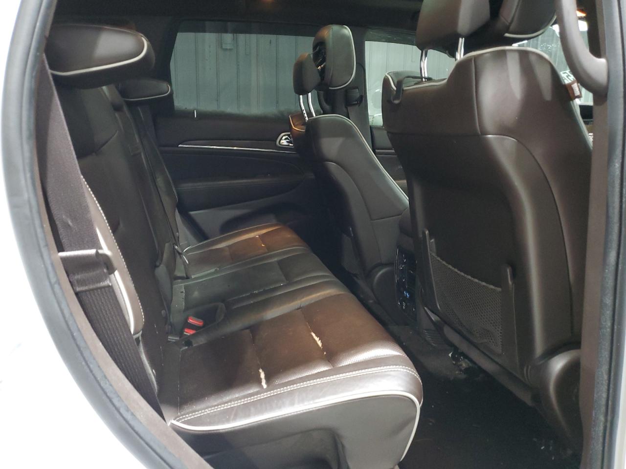 2018 Jeep Grand Cherokee - Image 11