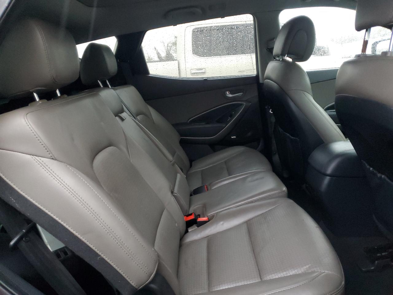 2013 Hyundai Santa Fe - Image 11