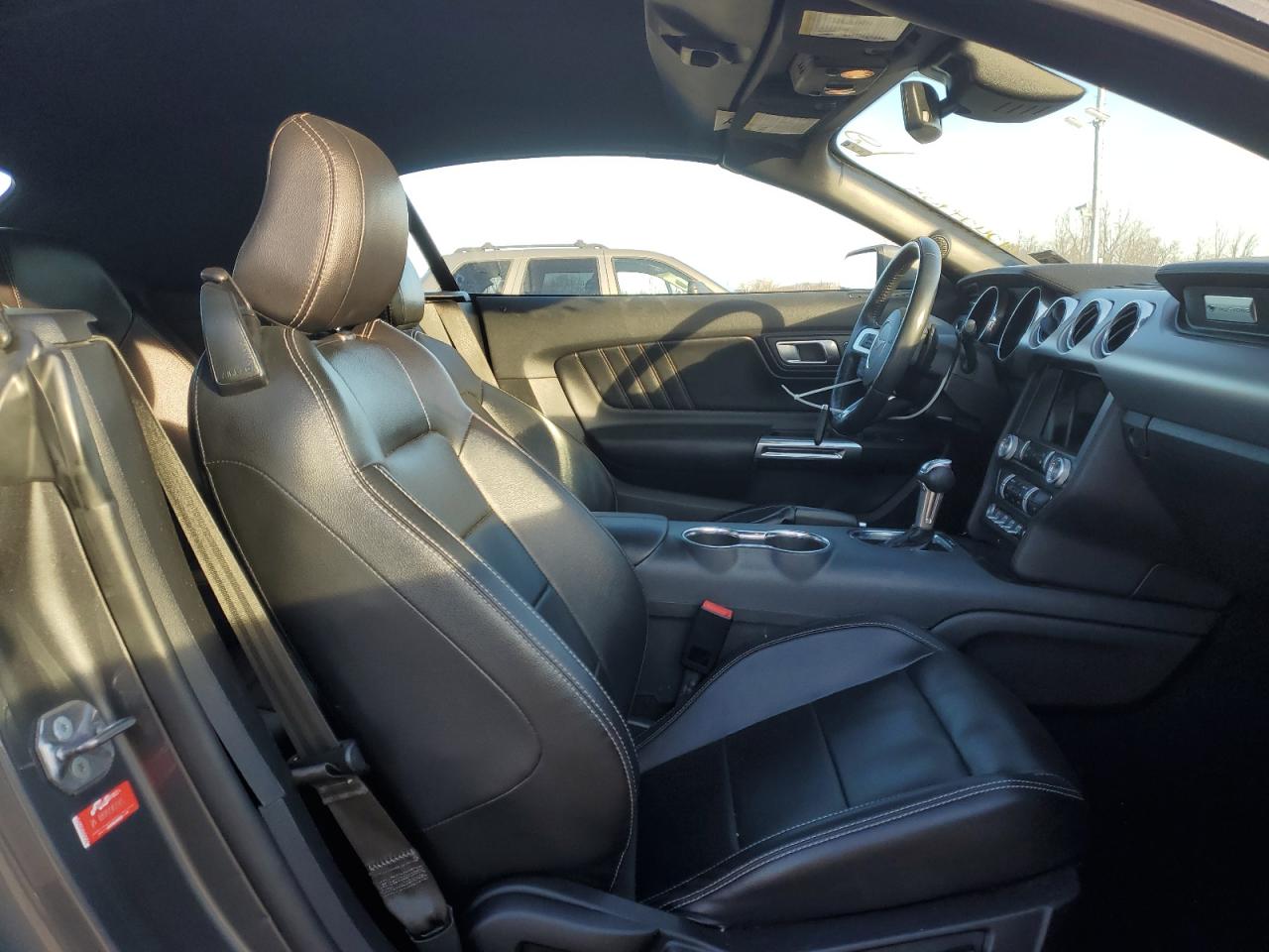 2021 Ford Mustang - Image 10