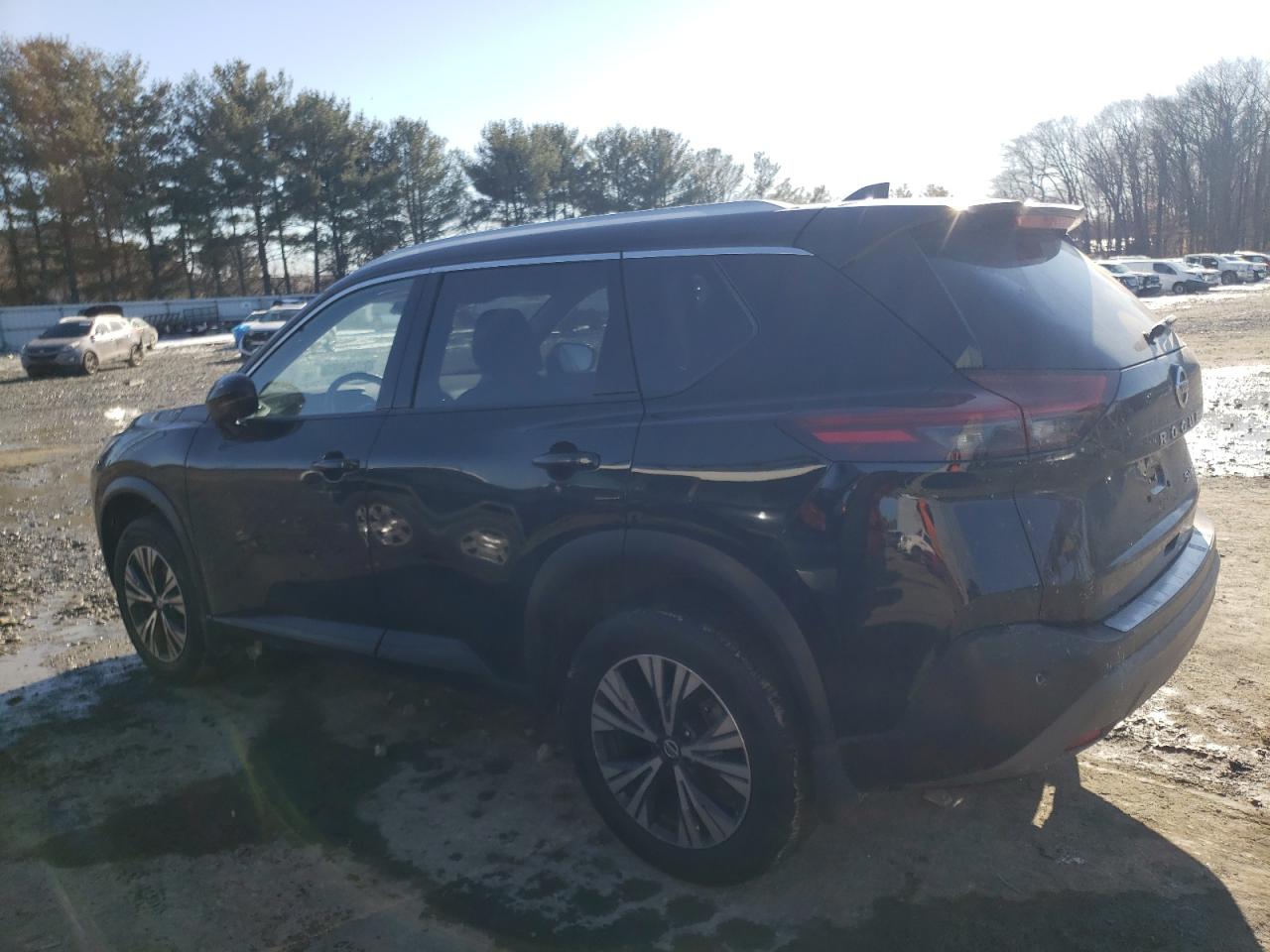 2021 Nissan Rogue - Image 2