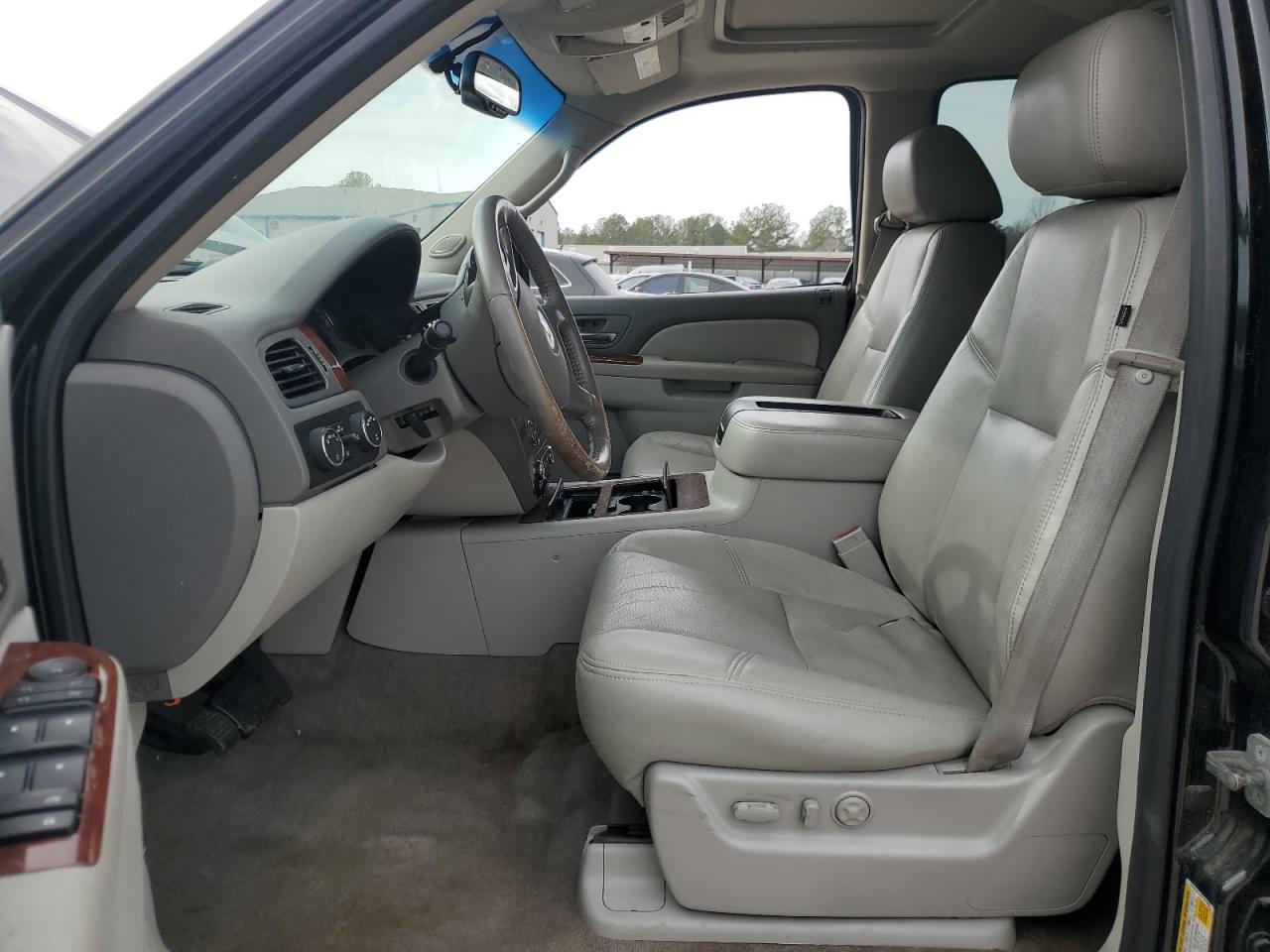 2011 Chevrolet Tahoe - Image 7