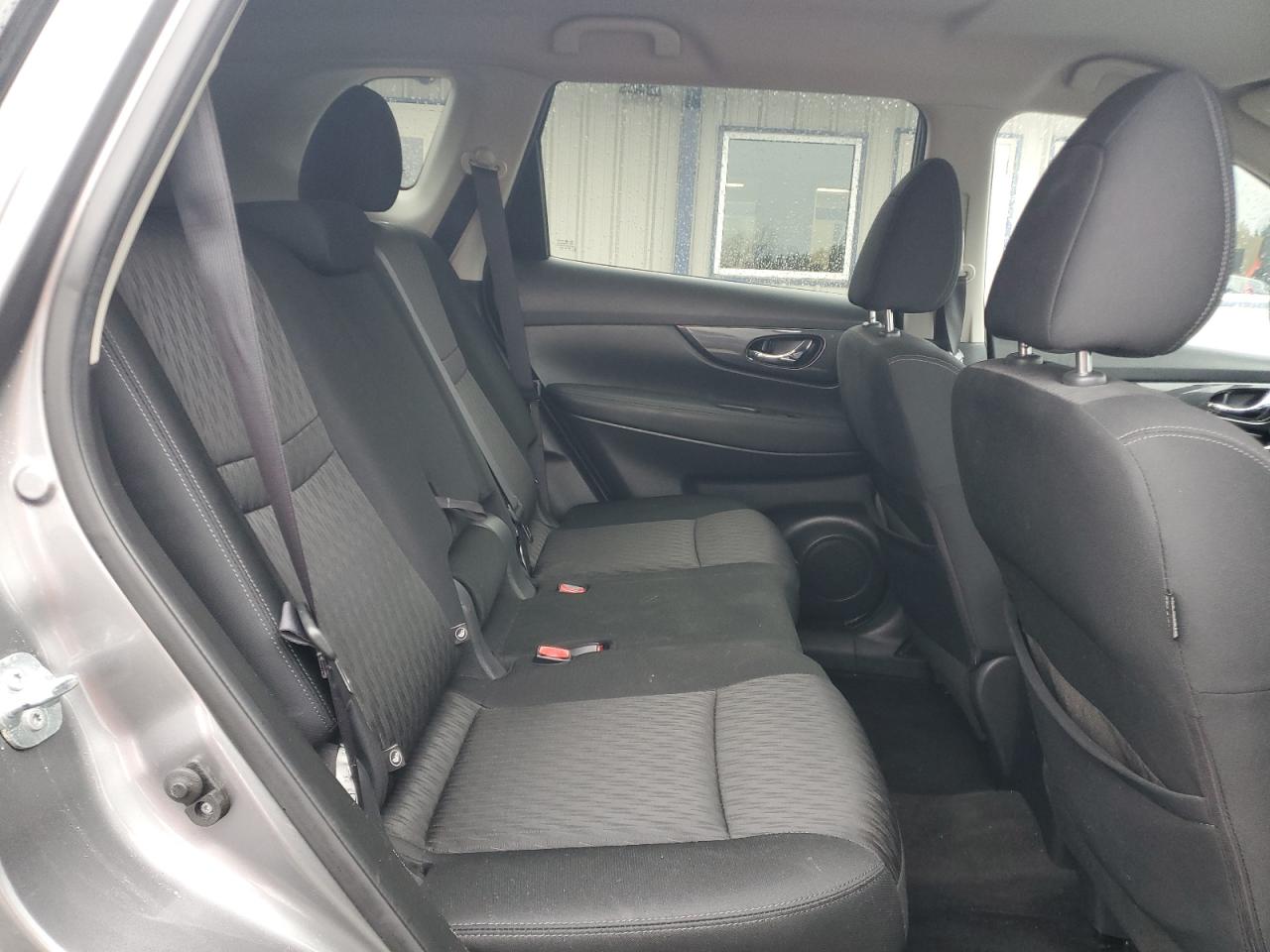 2017 Nissan Rogue - Image 11