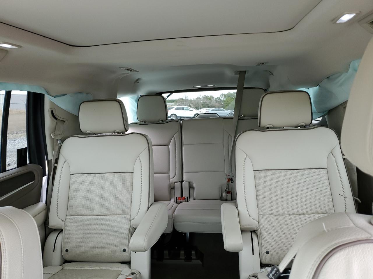 2022 GMC Yukon - Image 10