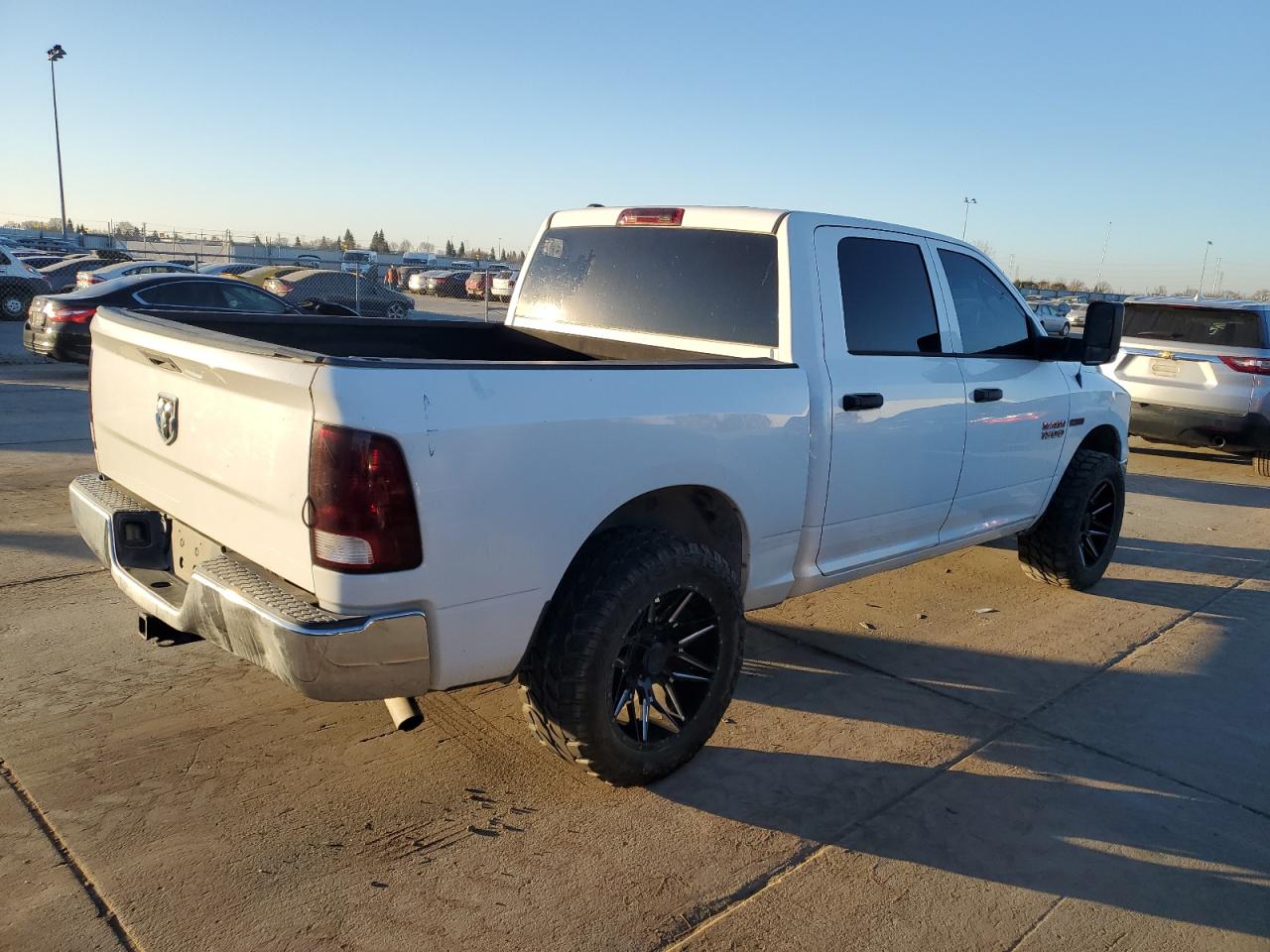2016 RAM 1500 - Image 3