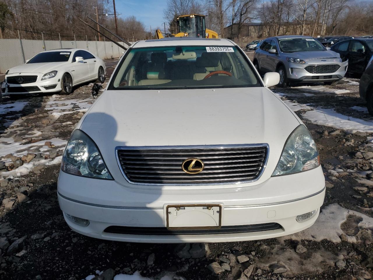 2001 Lexus LS - Image 5