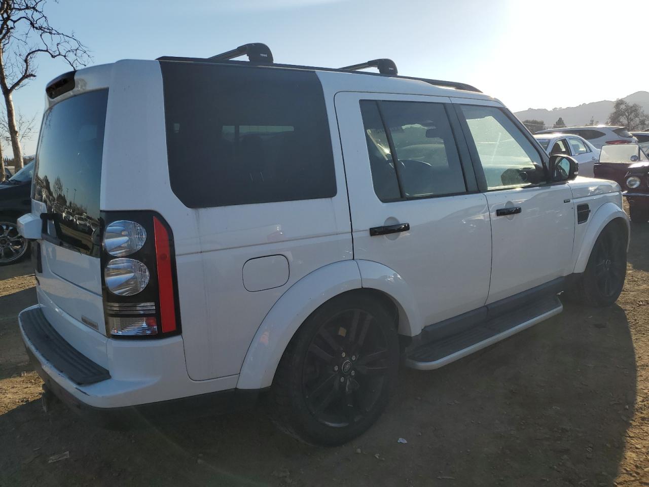 2015 Land Rover LR4 - Image 3