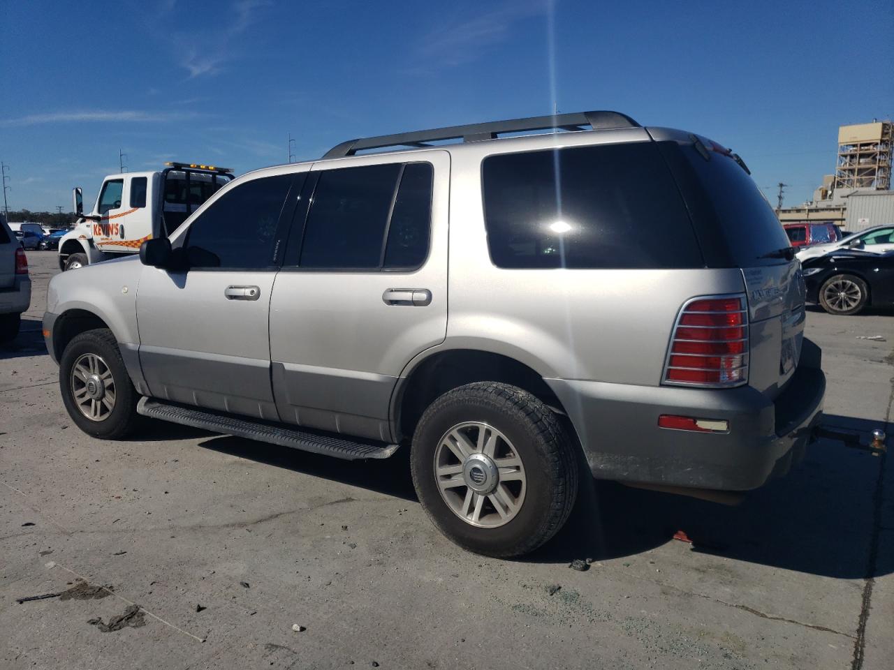 2005 Mercury Mountaineer - Image 2