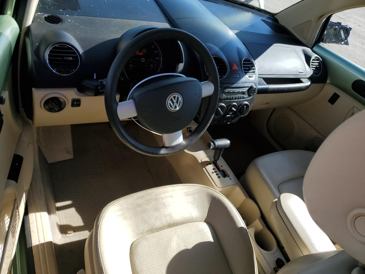 2006 Volkswagen Beetle - Image 8