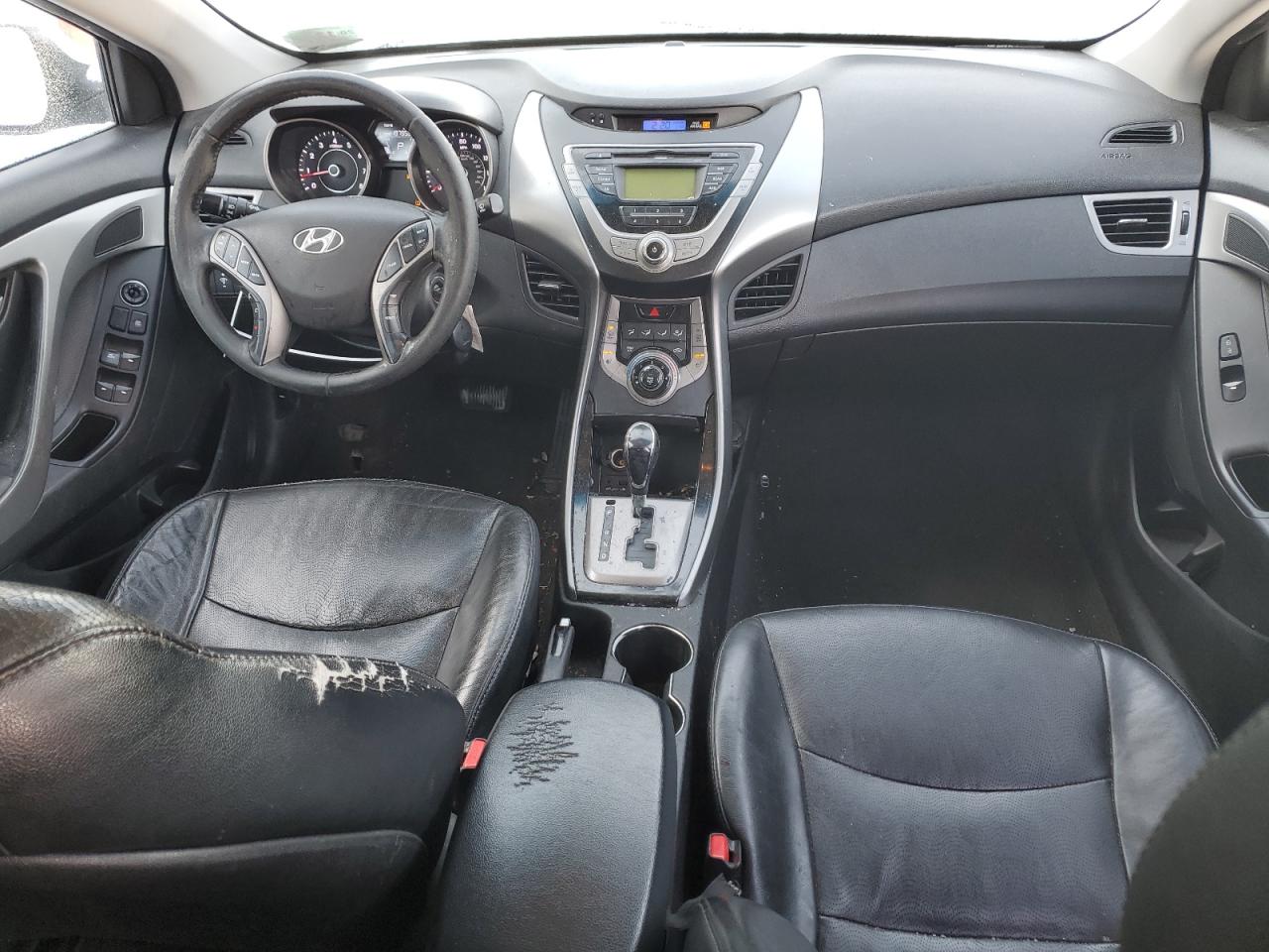 2013 Hyundai Elantra - Image 8