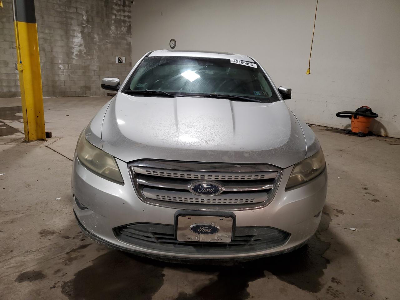 2010 Ford Taurus - Image 5