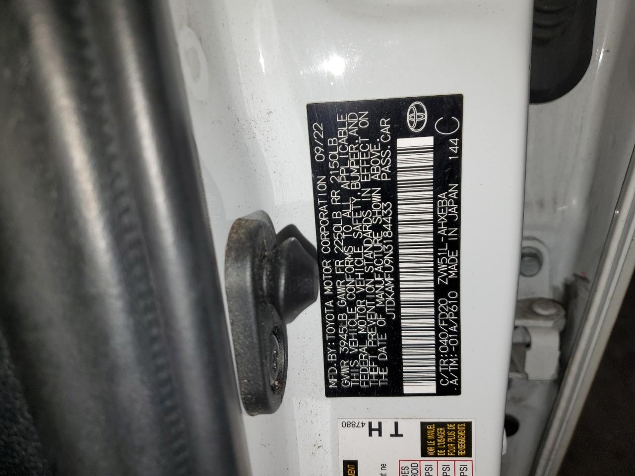 2022 Toyota Prius - Image 12