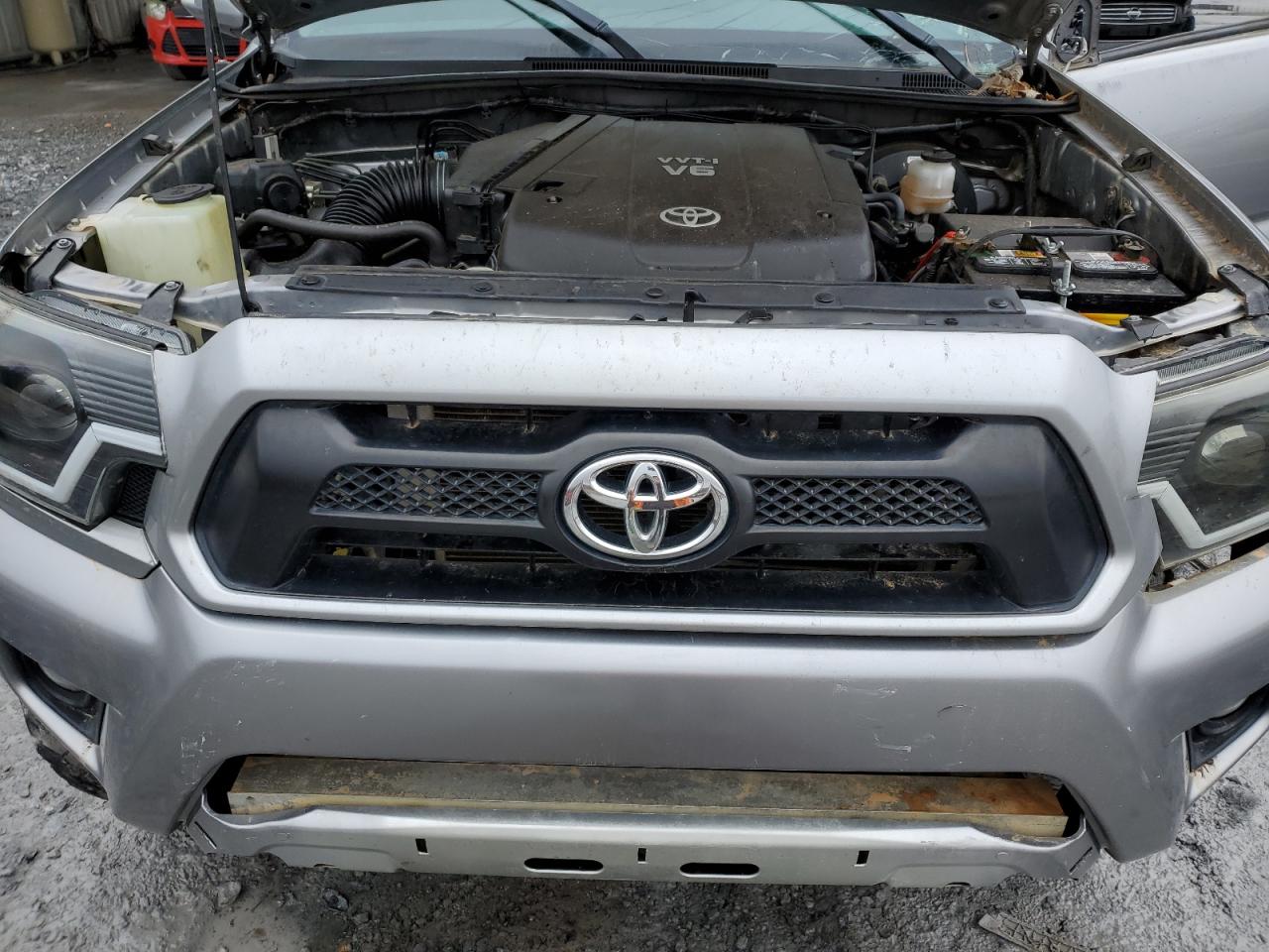 2014 Toyota Tacoma - Image 11