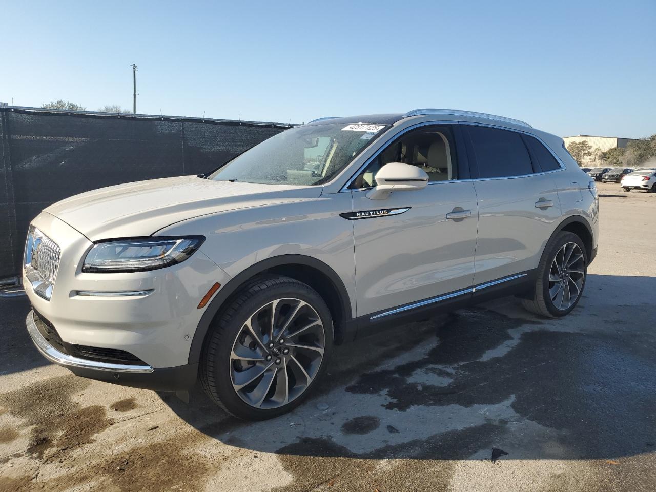 2022 Lincoln Nautilus - Image 1