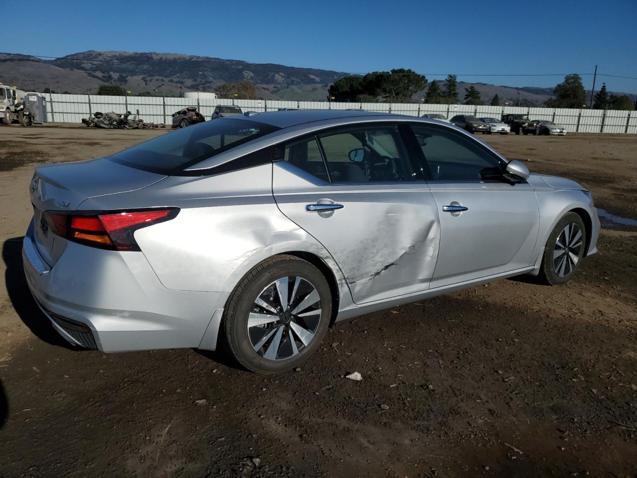 2019 Nissan Altima - Image 3