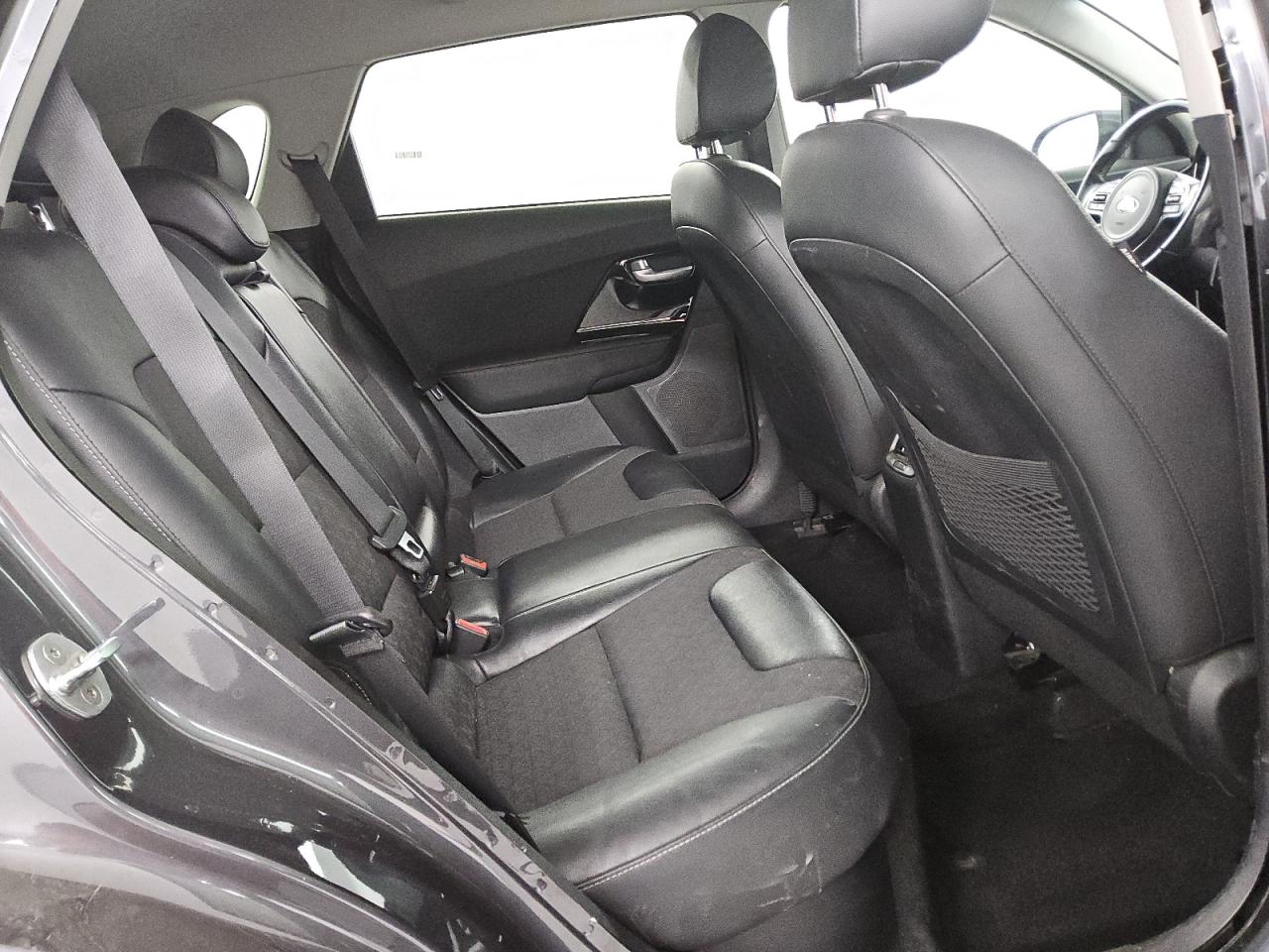 2020 Kia Niro - Image 11