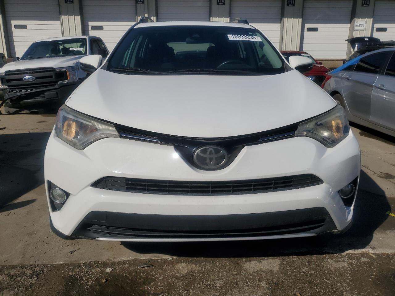 2018 Toyota RAV 4 - Image 5