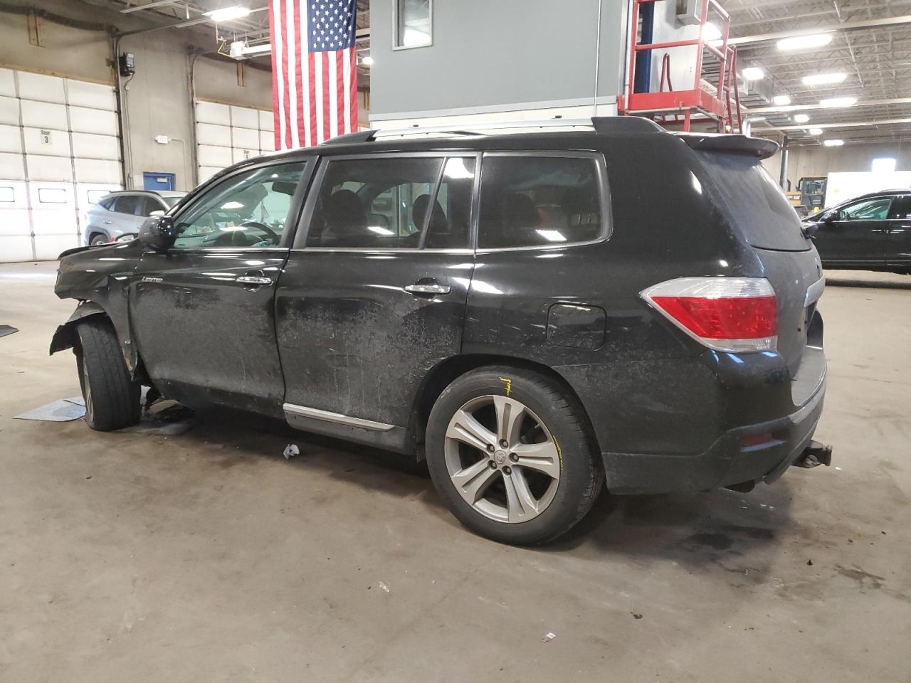 2013 Toyota Highlander - Image 2