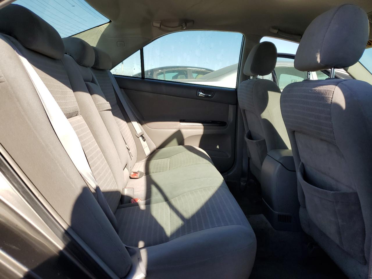 2005 Toyota Camry - Image 10