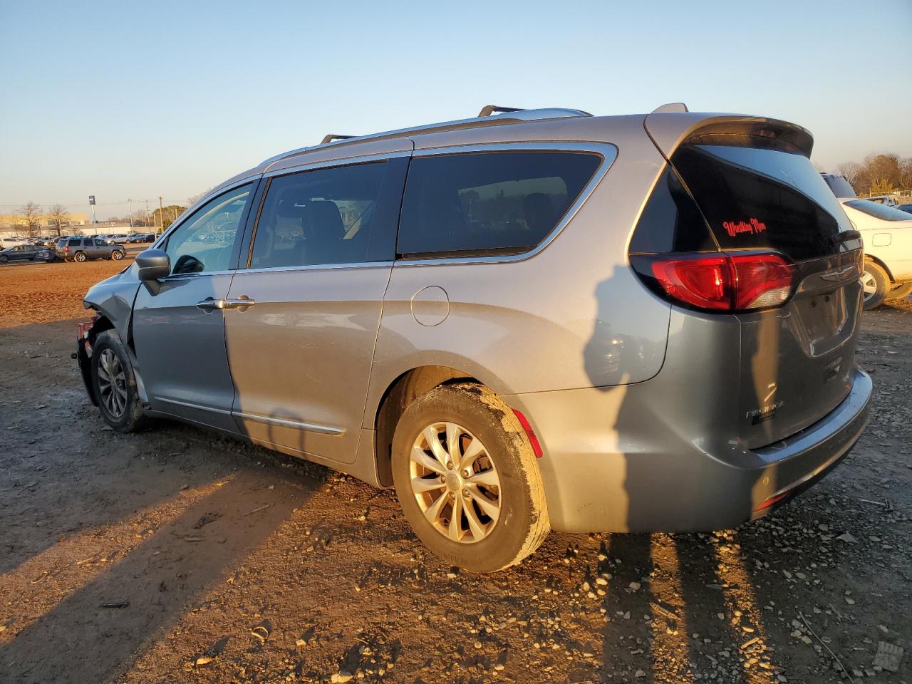 2019 Chrysler Pacifica Touring L VIN: 2C4RC1BG1KR561525 Lot: 42294175