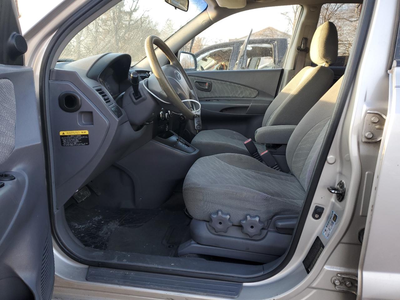 2005 Hyundai Tucson - Image 7