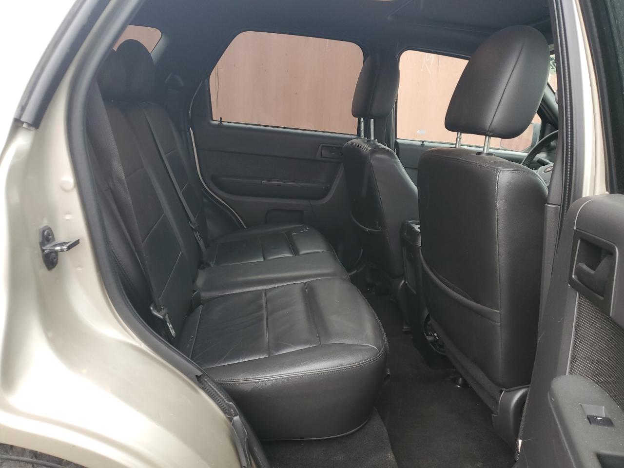 2010 Ford Escape - Image 11