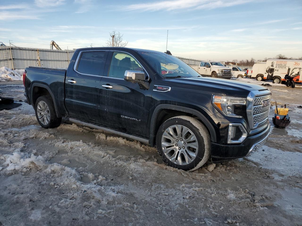 2022 GMC Sierra - Image 4