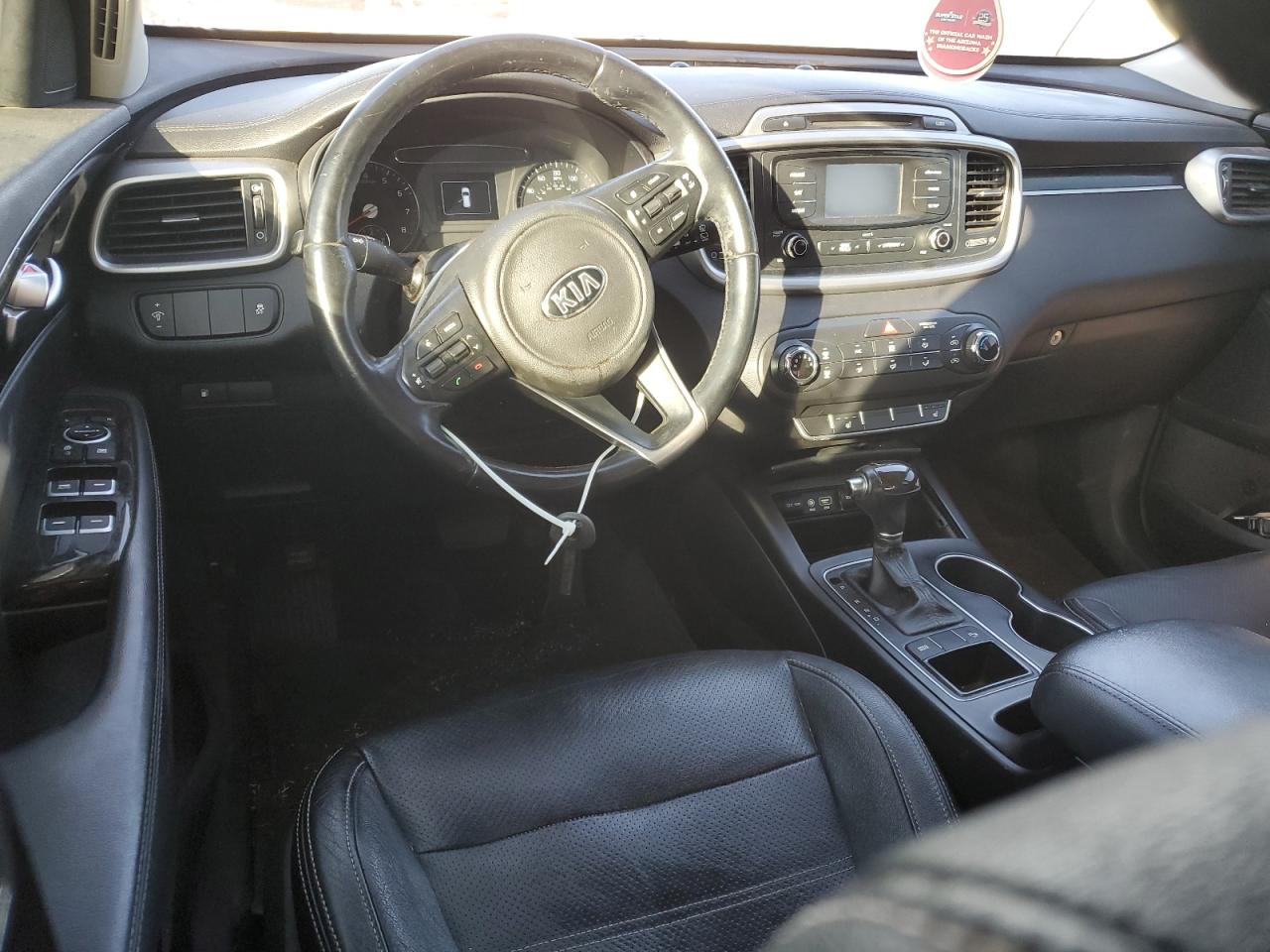 2016 Kia Sorento - Image 8