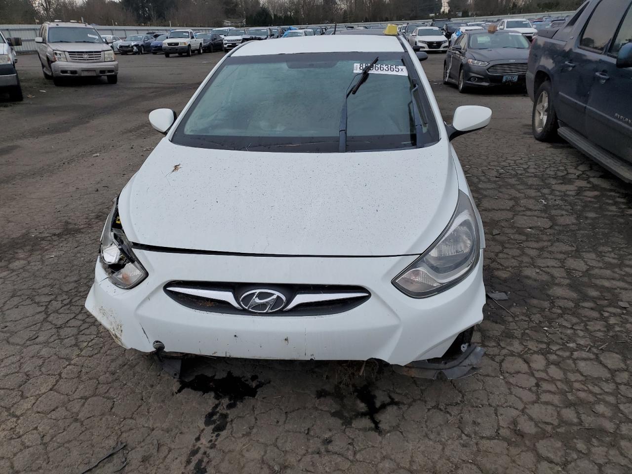 2014 Hyundai Accent - Image 5