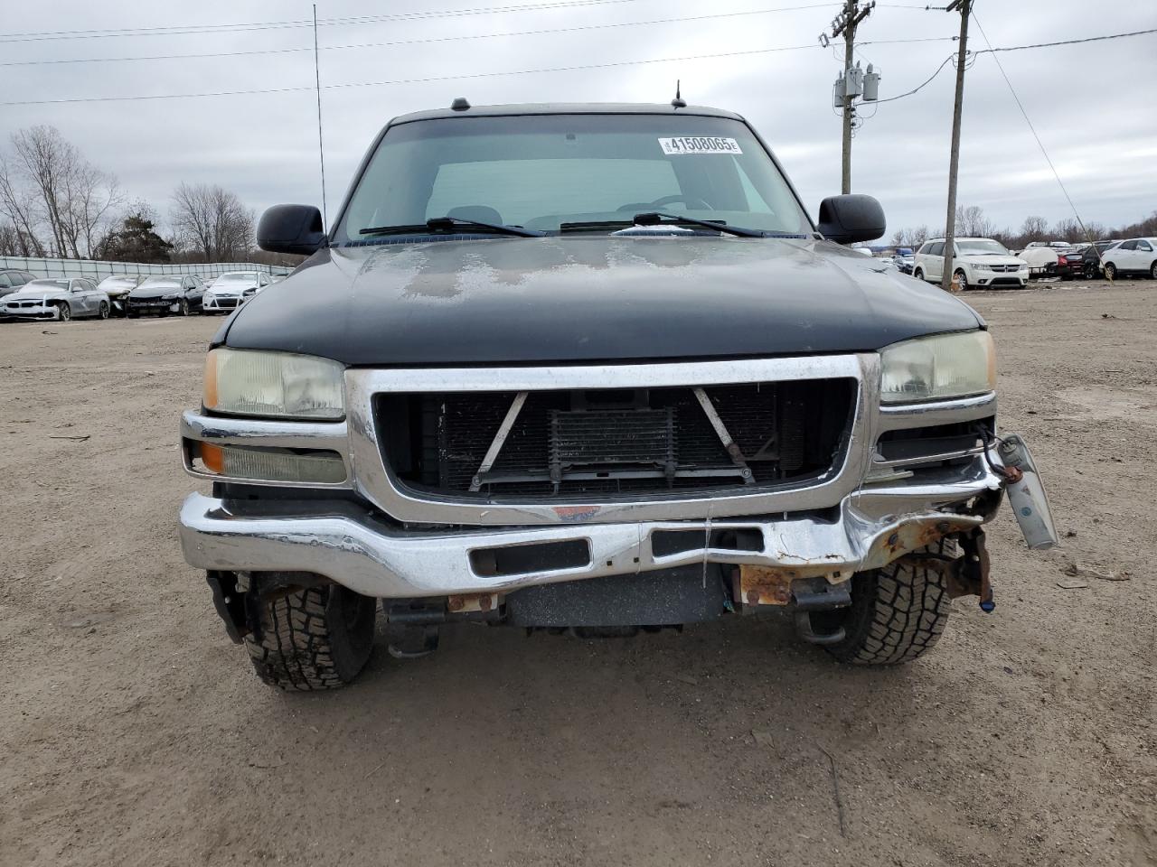 2004 GMC Sierra - Image 5