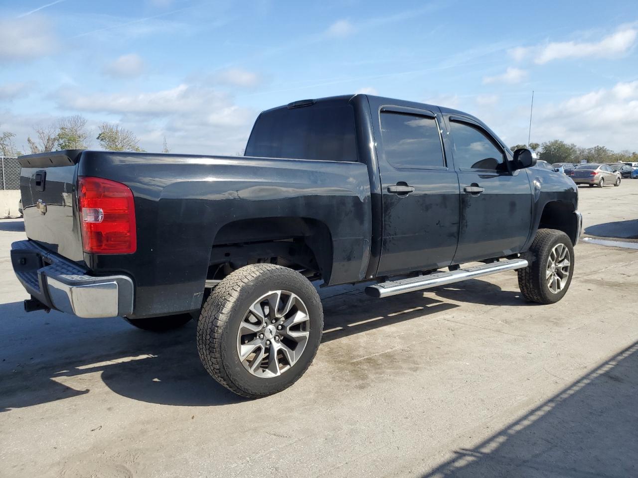 2012 Chevrolet Silverado - Image 3