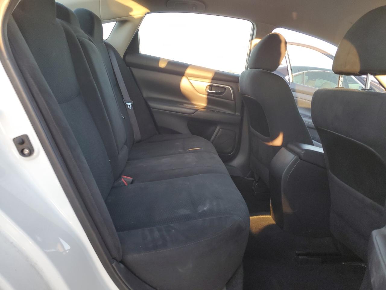 2015 Nissan Altima - Image 10