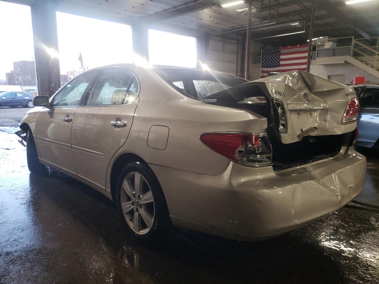 2005 Lexus ES - Image 2