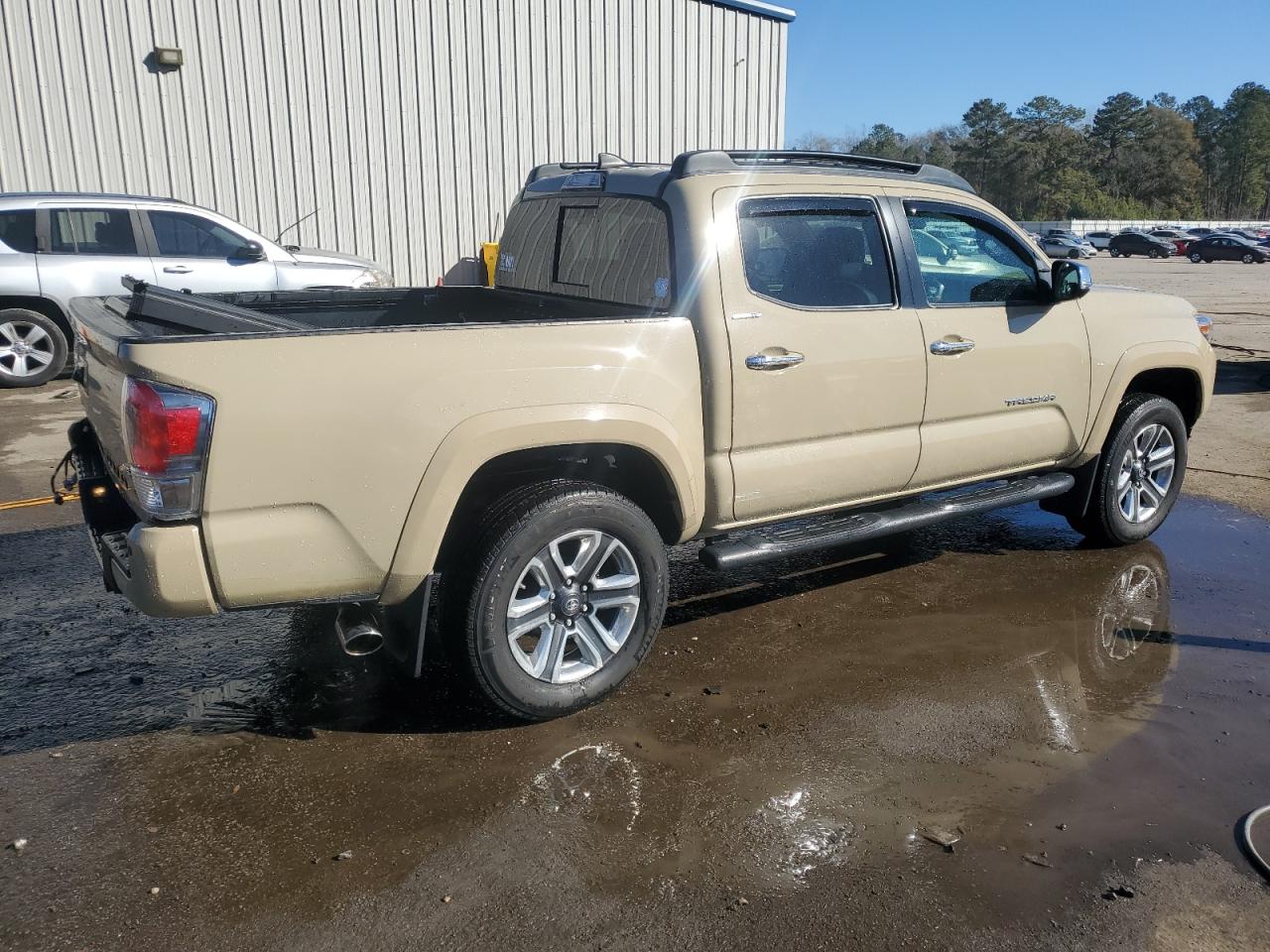 2019 Toyota Tacoma - Image 3