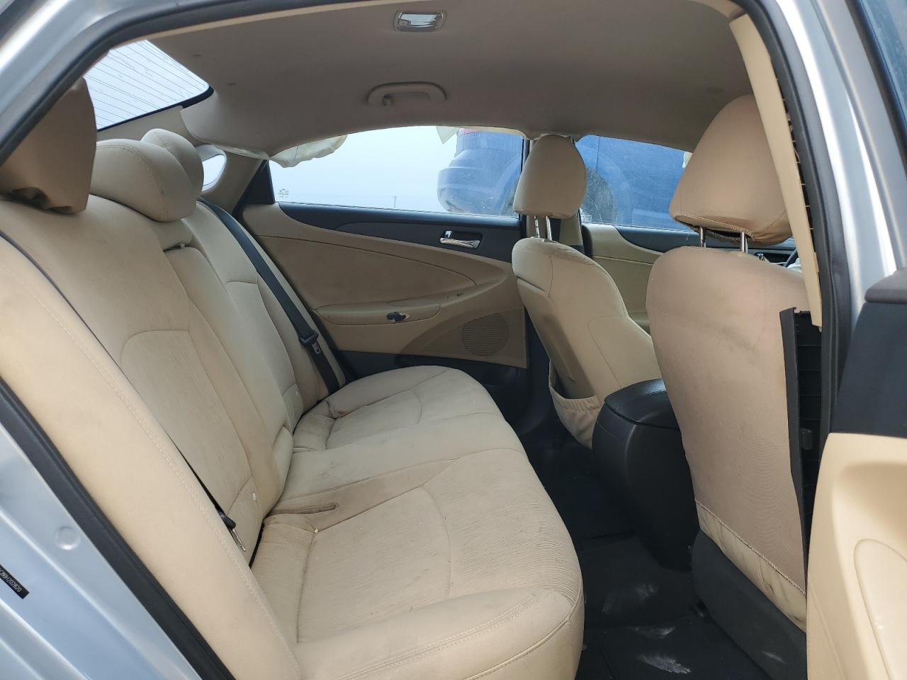 2011 Hyundai Sonata - Image 10