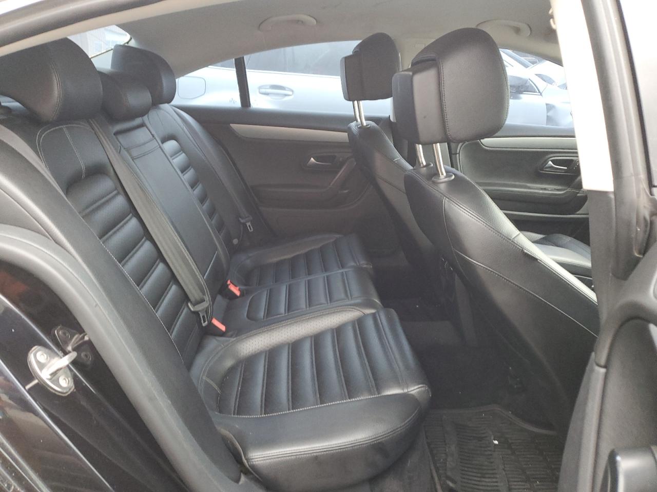 2013 Volkswagen Passat CC - Image 10