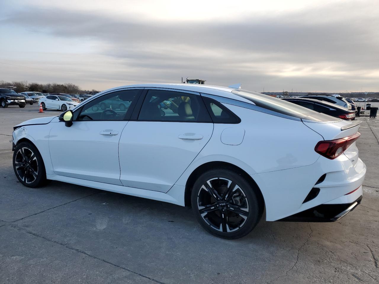 2022 Kia K5 - Image 2