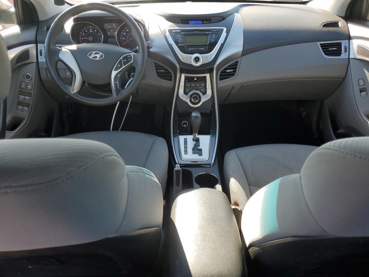 2012 Hyundai Elantra - Image 8
