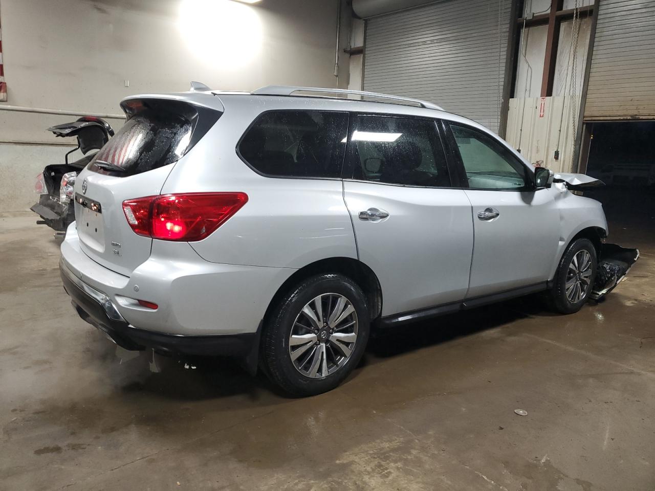 2019 Nissan Pathfinder - Image 3