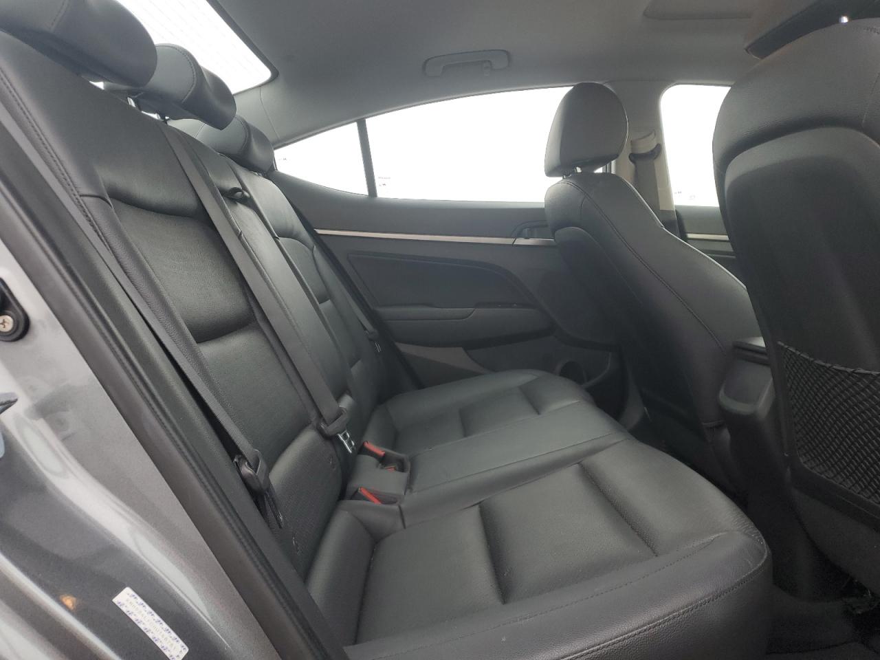 2017 Hyundai Elantra - Image 10