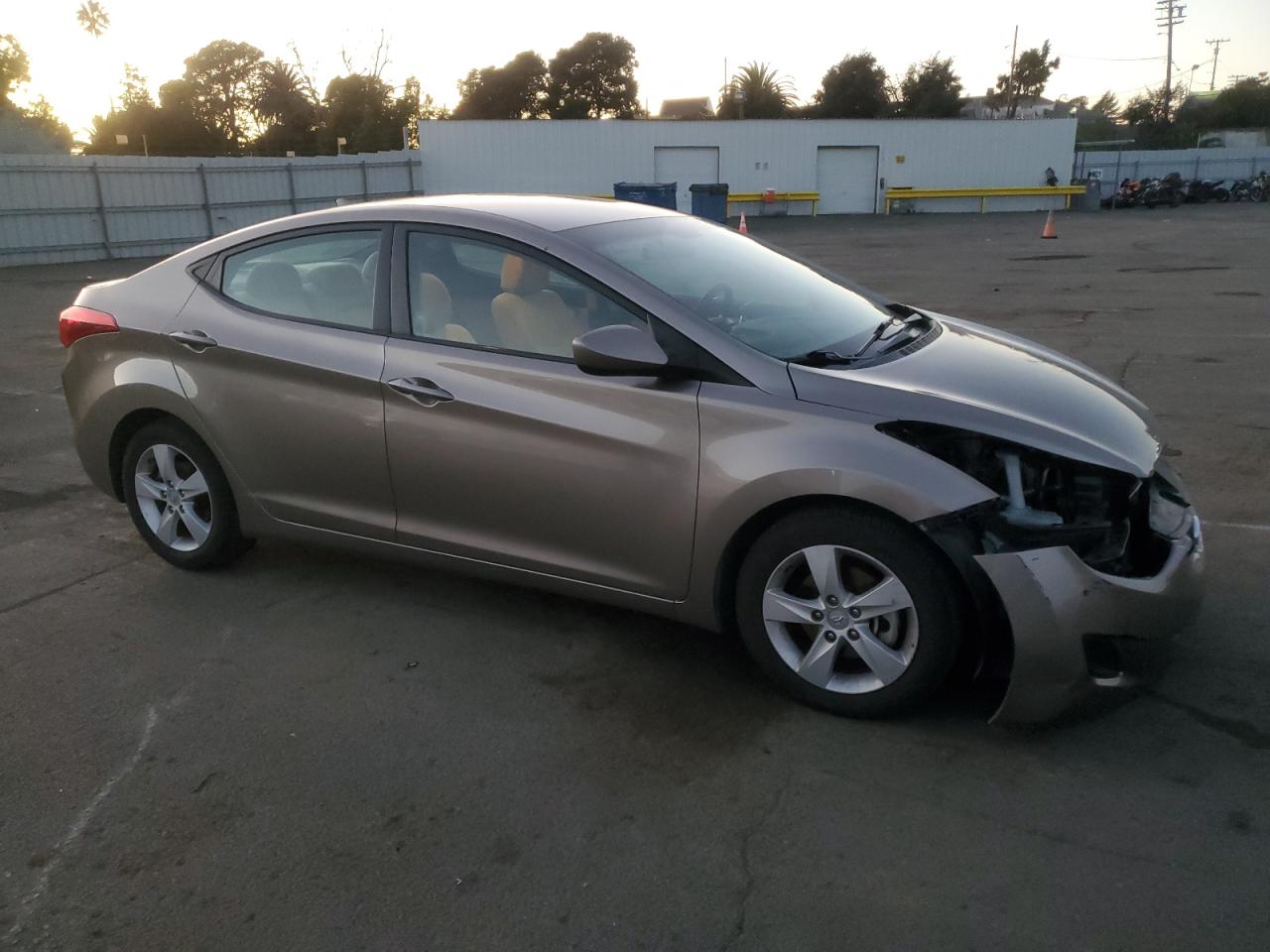 VIN 5NPDH4AE4DH448102 2013 HYUNDAI ELANTRA no.4