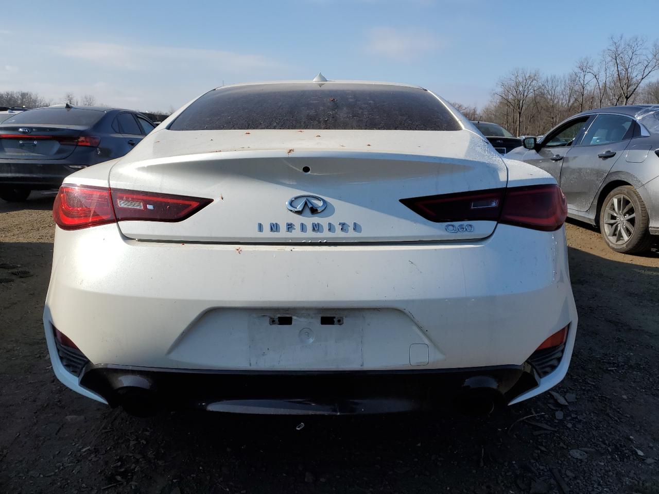 2017 Infiniti Q60 - Image 6