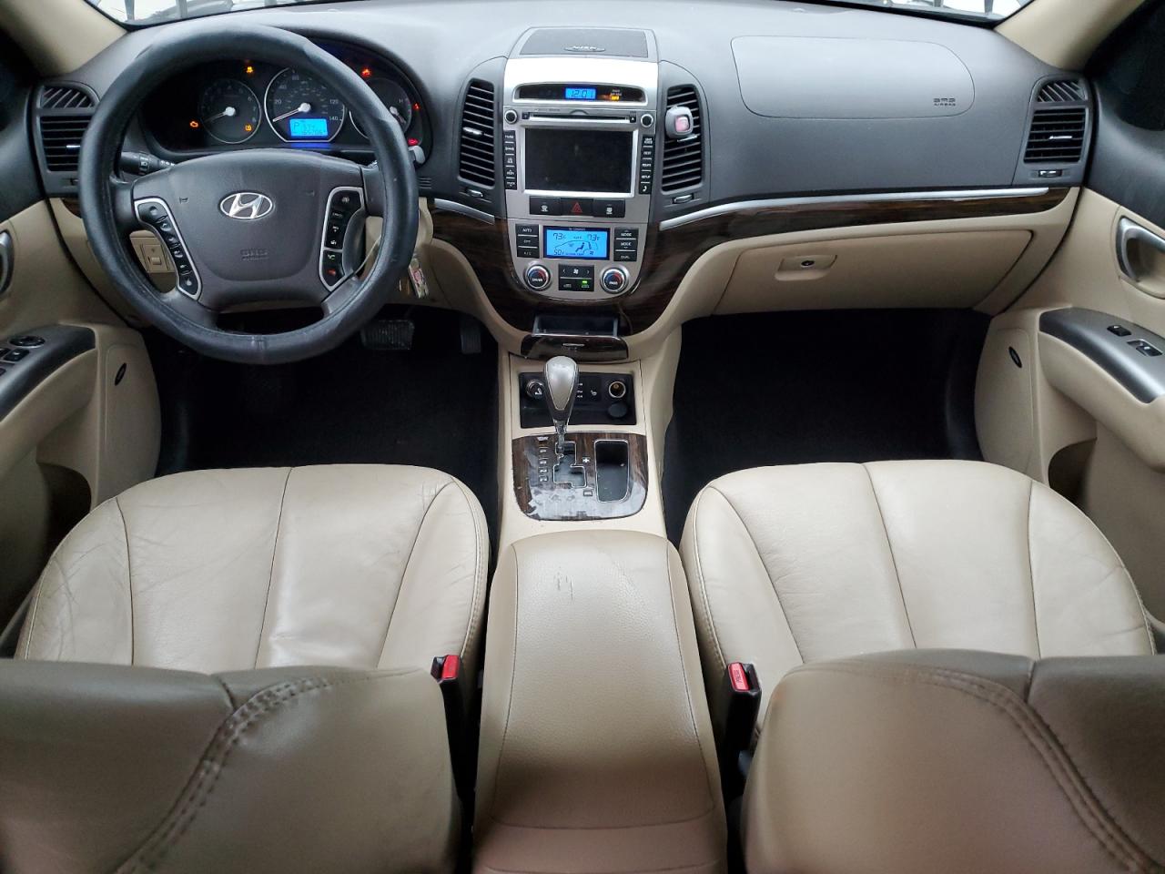 2012 Hyundai Santa Fe - Image 8