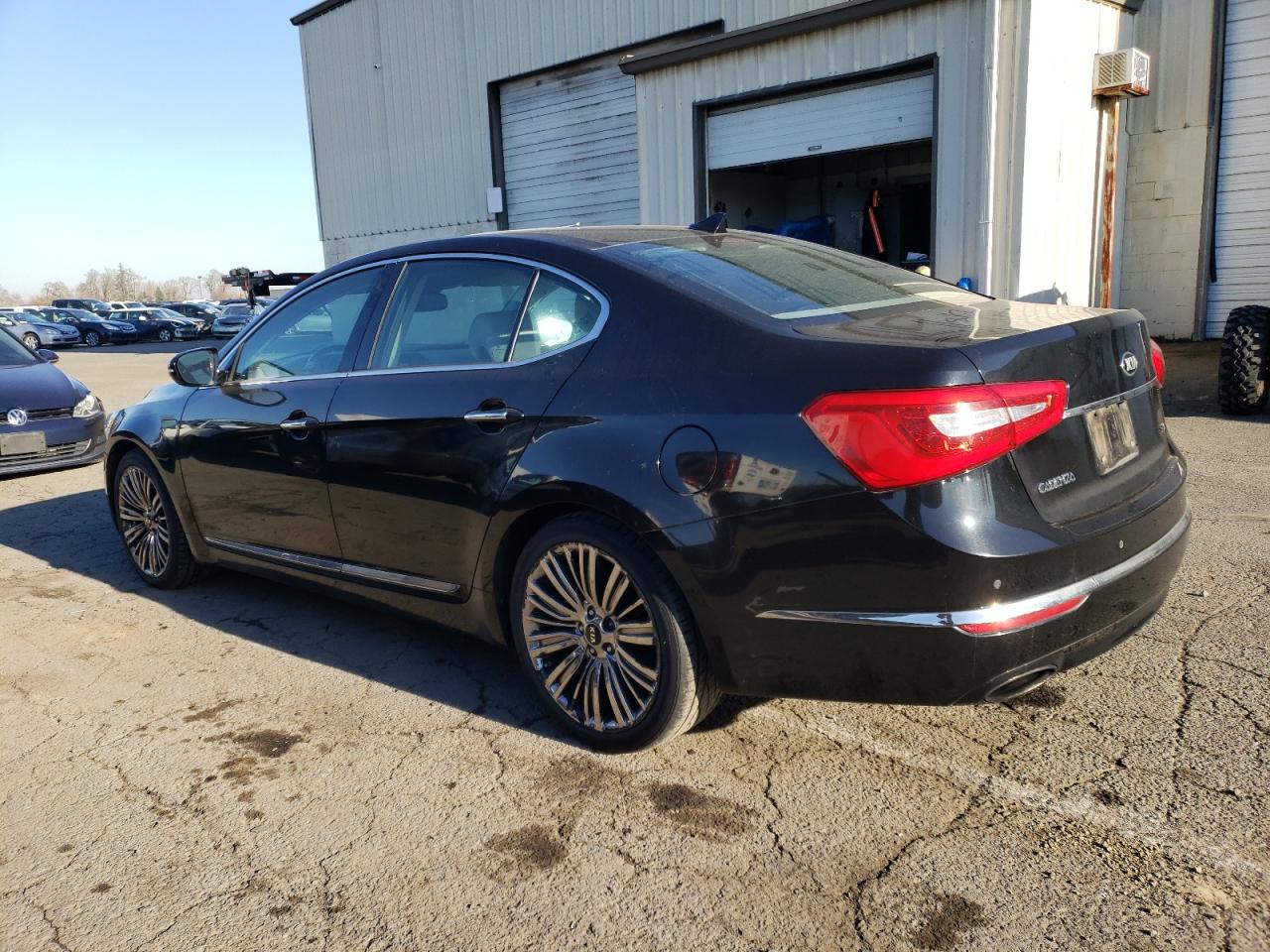 2014 Kia Cadenza - Image 2