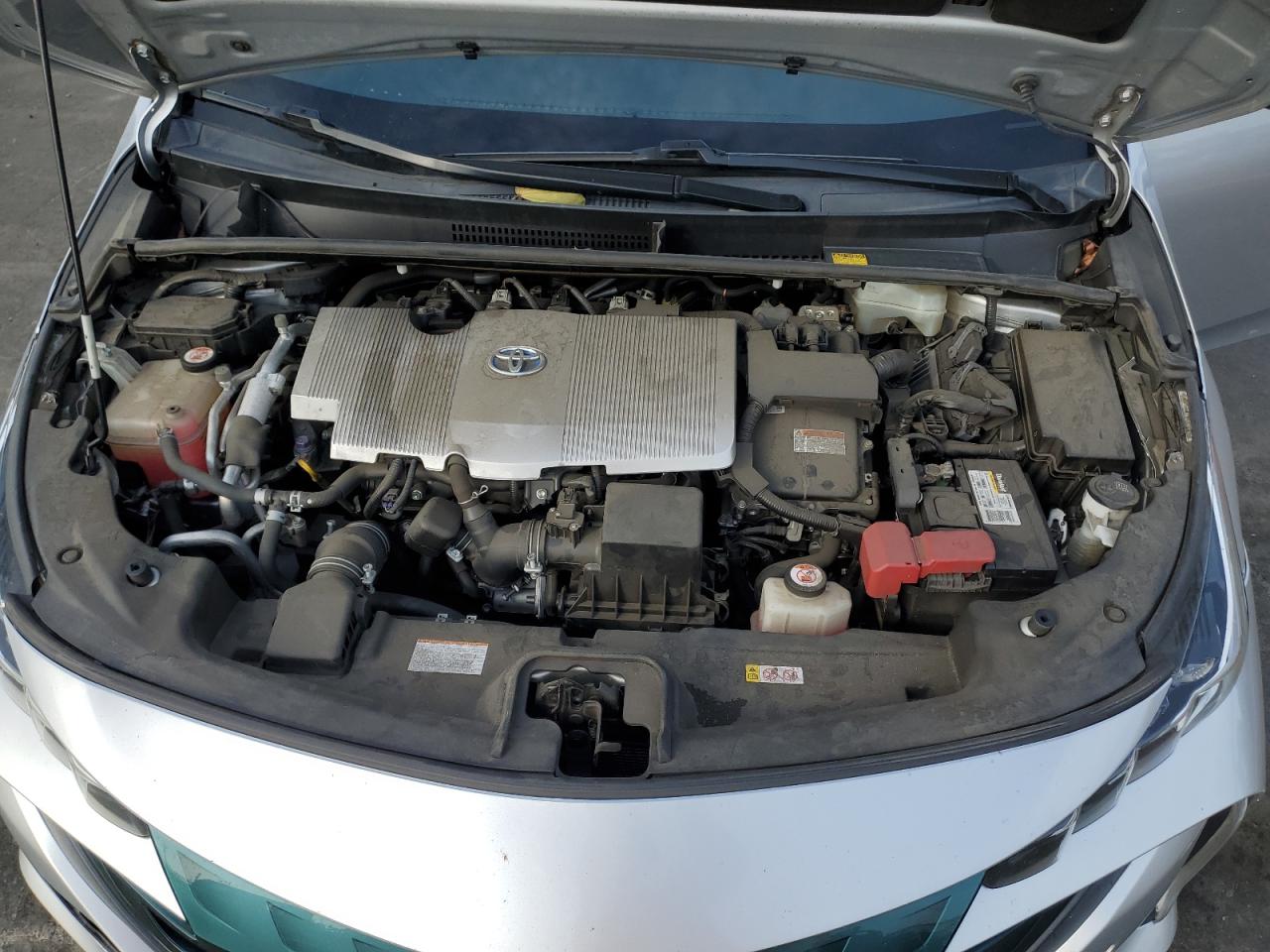 2017 Toyota Prius - Image 12