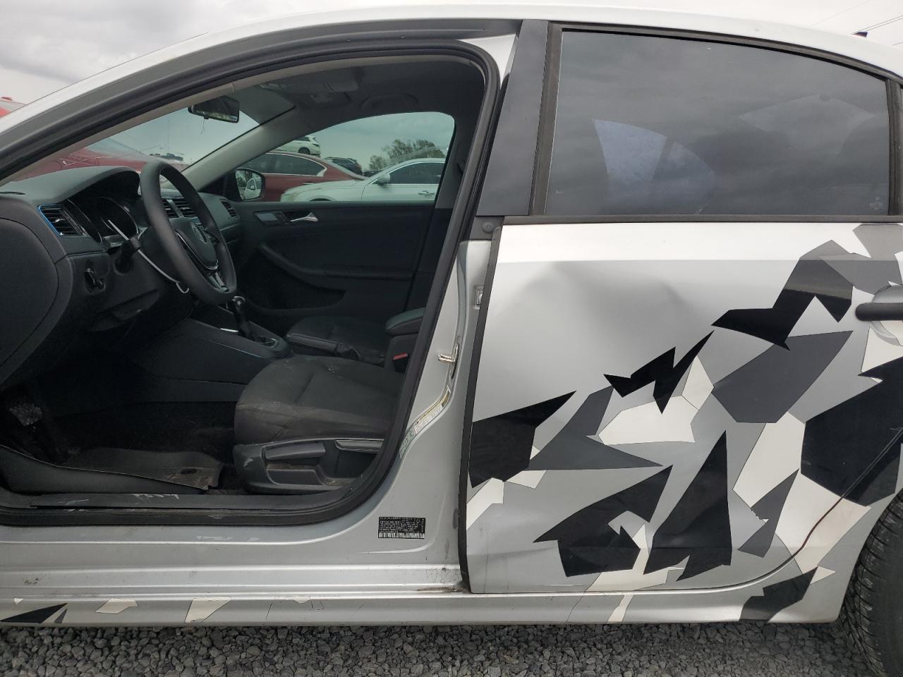 2016 Volkswagen Jetta - Image 12