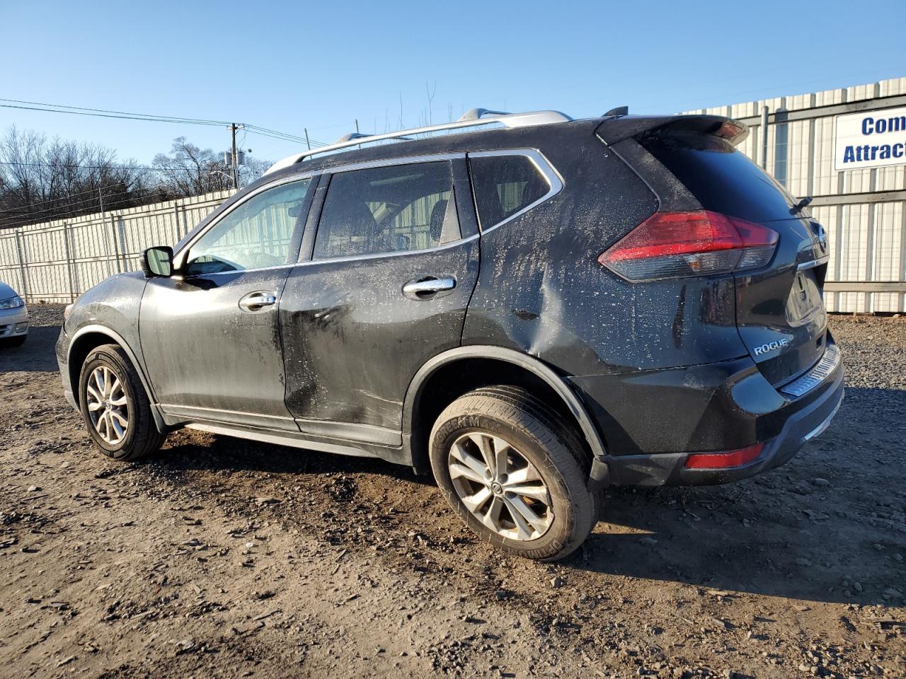 2017 Nissan Rogue - Image 2