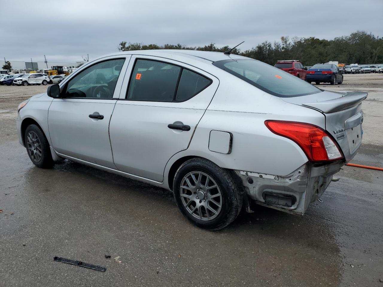 2015 Nissan Versa - Image 2