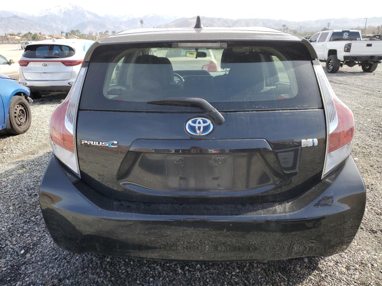 2015 Toyota Prius - Image 6
